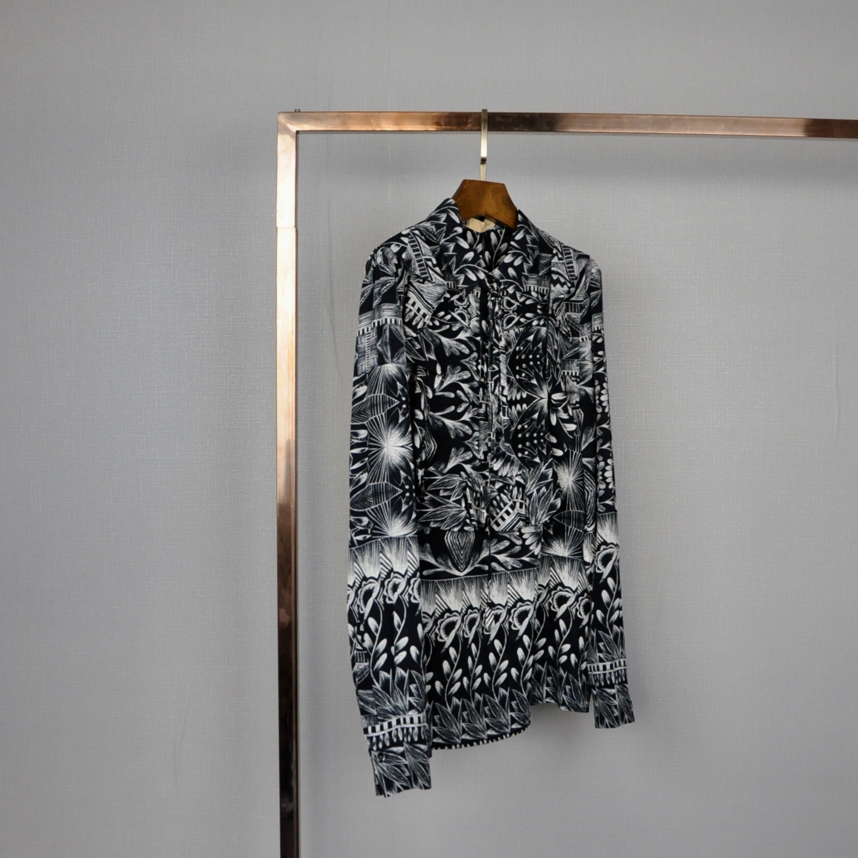 设计师品牌轻奢领口系带花纹衬衫