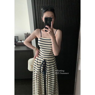 Floating 藏蓝条纹奶黄底vintage感鱼骨吊带长裙女文艺度假连衣裙