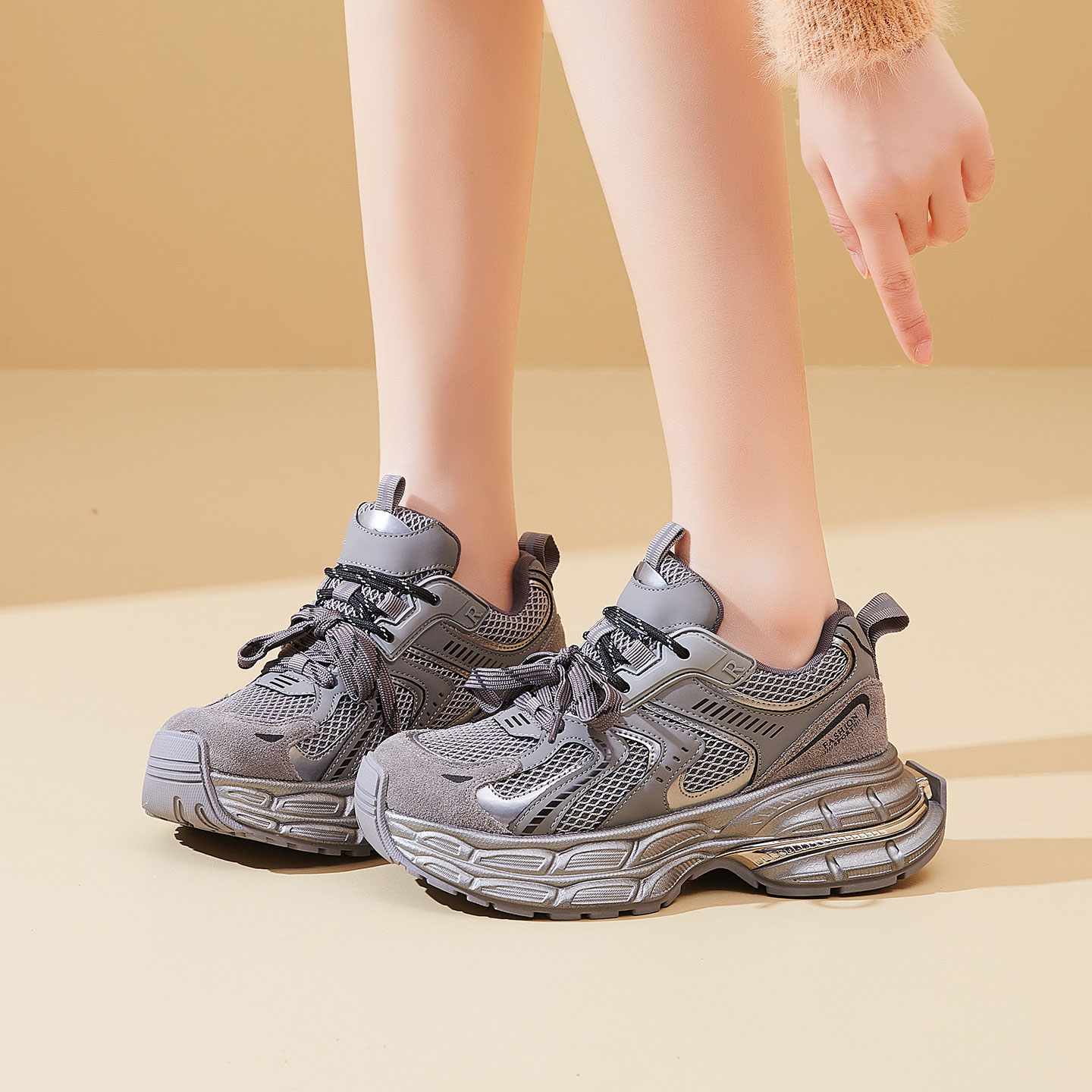 运动风厚底圆头休闲鞋真皮老爹鞋