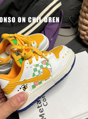 真皮儿童板鞋2025春季新款黄色印花低帮男童透气休闲鞋子女童鞋子