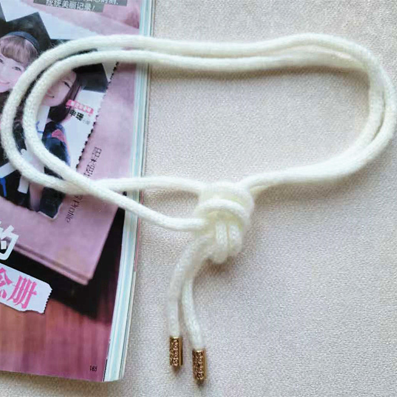 奶白细系带可调显瘦连衣裙