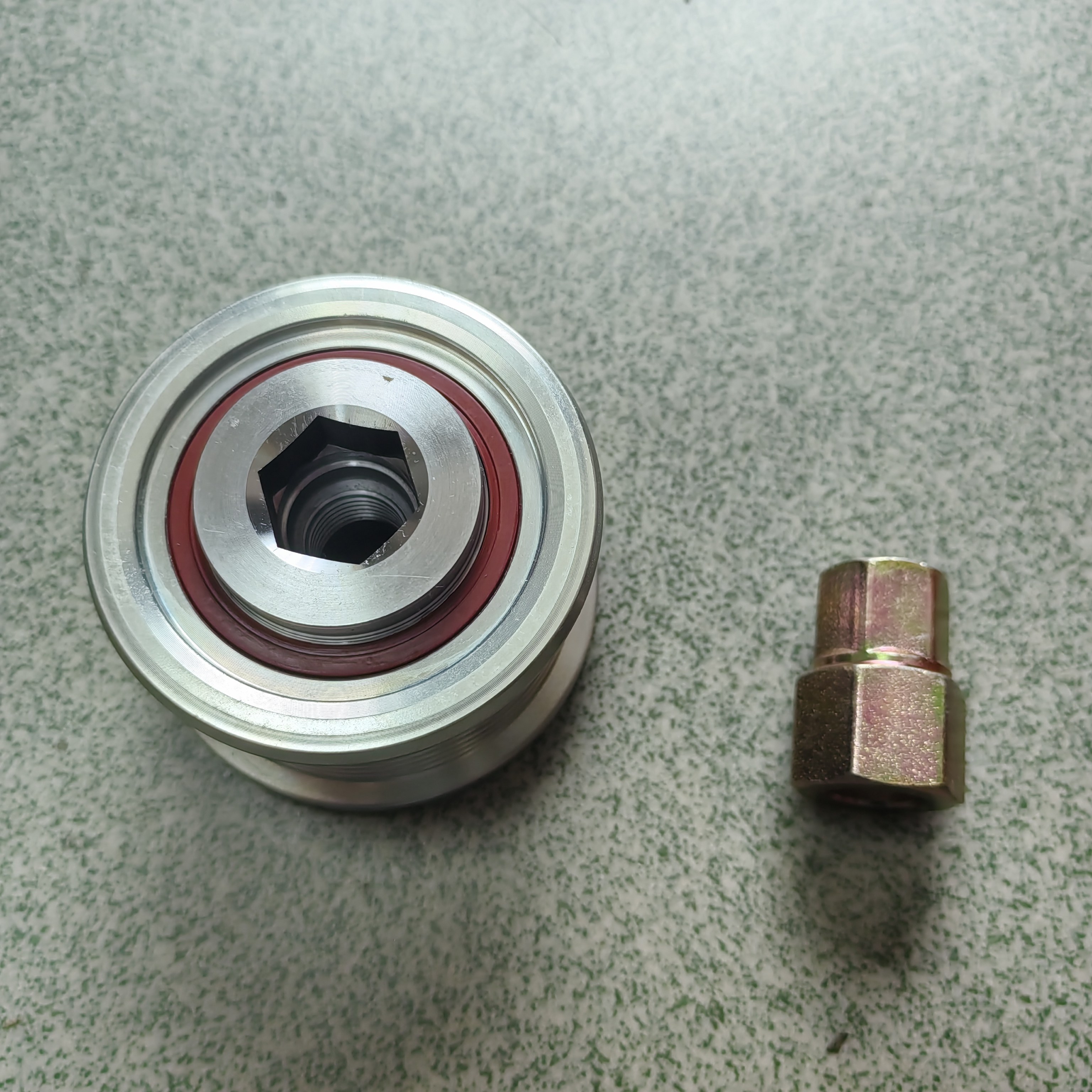 适用于海狮HIACE海拉克斯HILUX酷路泽REVO 1KD 2KD发电机单向轮