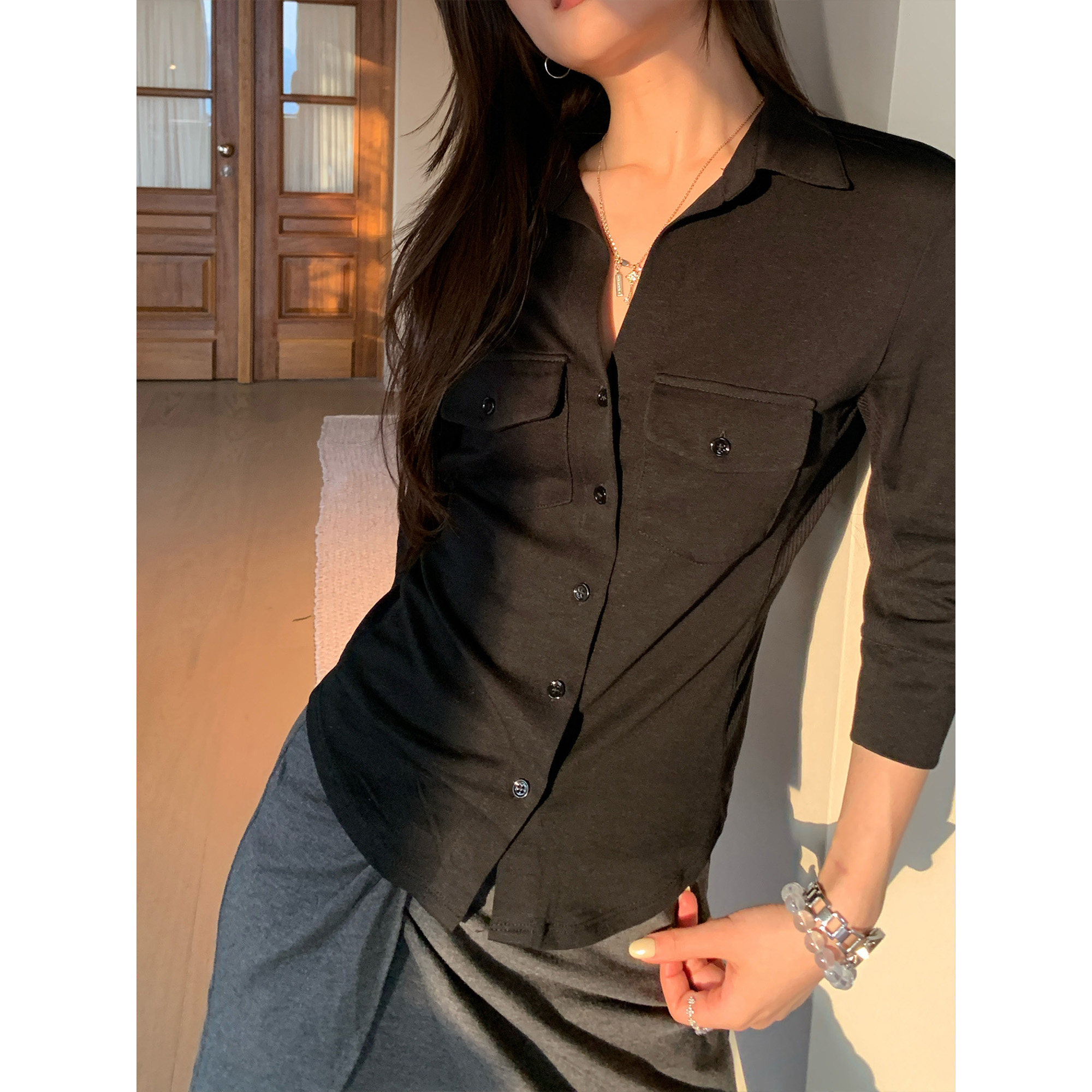 THEIRS休闲高质感中袖双口袋衬衫女修身翻领上衣夏季新款短款小衫