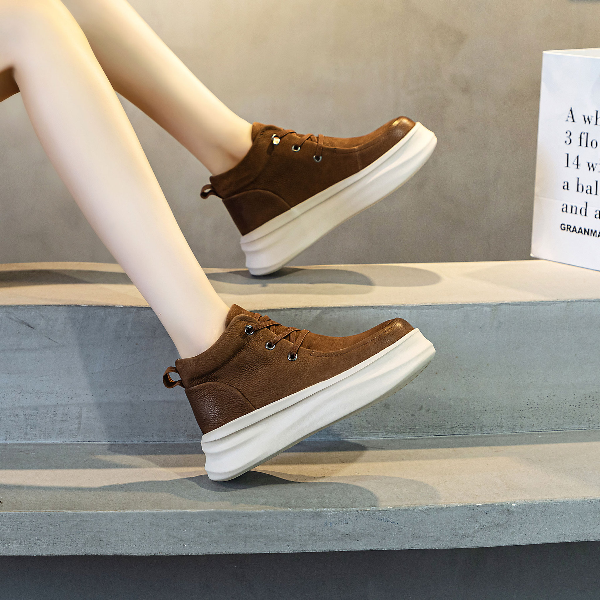 头层牛皮高帮鞋女2025新款秋冬季休闲女鞋厚底小白鞋女松糕鞋