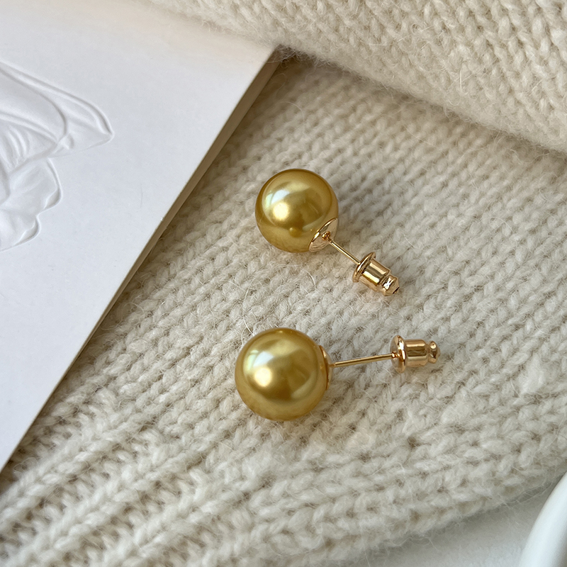 春夏显白羽黄金色温柔珍珠耳环