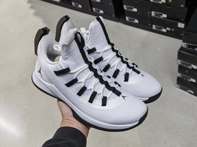 AJULTRAFLY巴特勒气垫篮球鞋