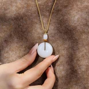 新疆和田玉平安扣吊坠男女玉佩高品质羊脂白玉一级且末料白玉扣子