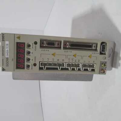 Yaskawa SGDM04ADATE3B ServoPack 3PH 200230V 5060Hz 3.9A