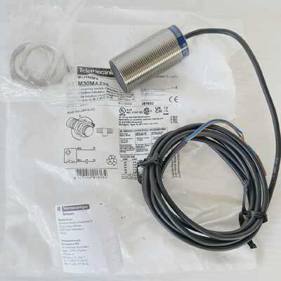 Telemecanique XS1M30MA250 Induction Proximity Sensor *NEW*