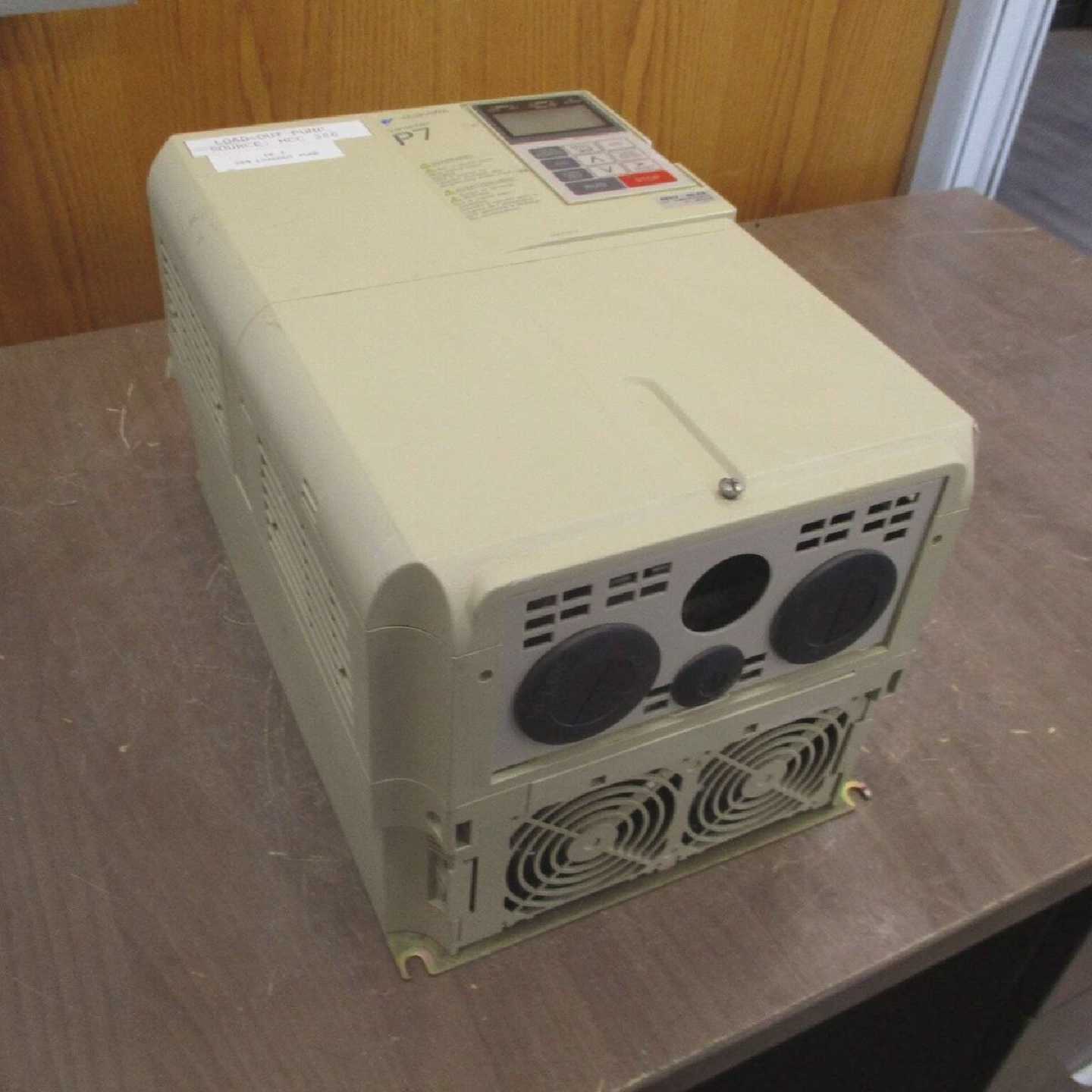 YaskawaVarisepedP7交流电驱动器CIMRP7U401830HP3Ph带键盘二手