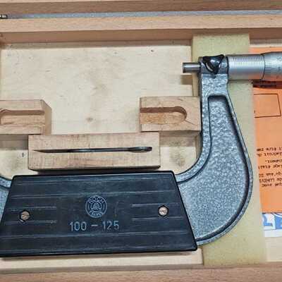 Roch France 100125mm Outside Micrometer  Calibrated thru 202