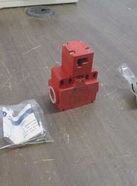 Telemecanique Limit Switch XCK T591H7 New Surplus
