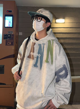 秋季2026新款字母刺绣涂鸦潮牌连帽卫衣男生春秋美式宽松外套男款