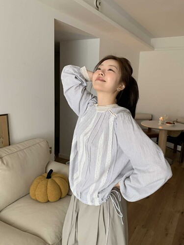 正品miluroom米鹿sicily韩重工蕾丝拼接条纹长袖小衫女ouur01092