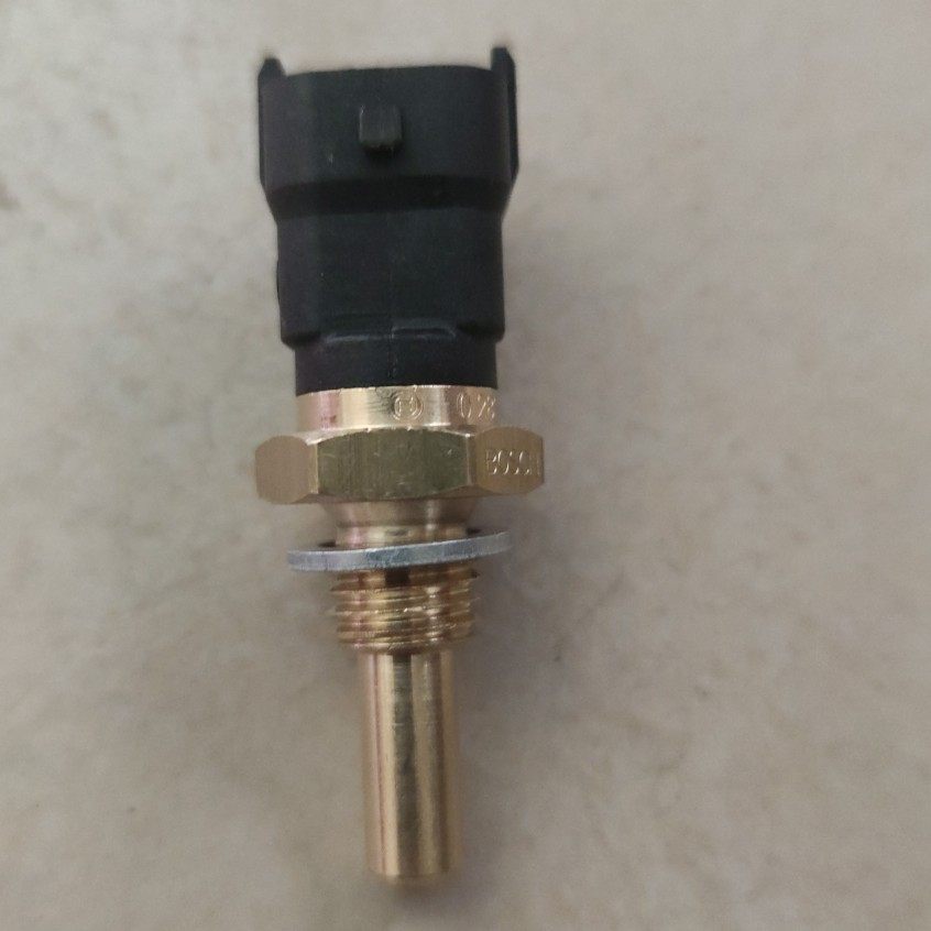 新源轮式挖掘机发动机原厂配件