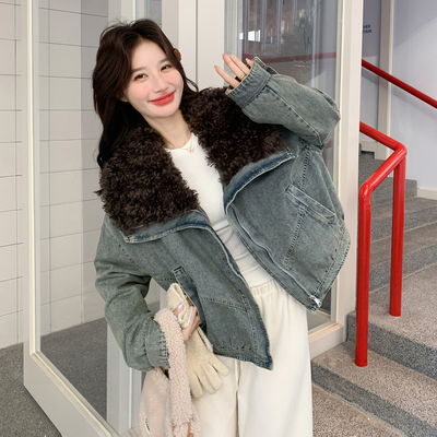 复古羊羔毛拼接牛仔加厚羽绒服