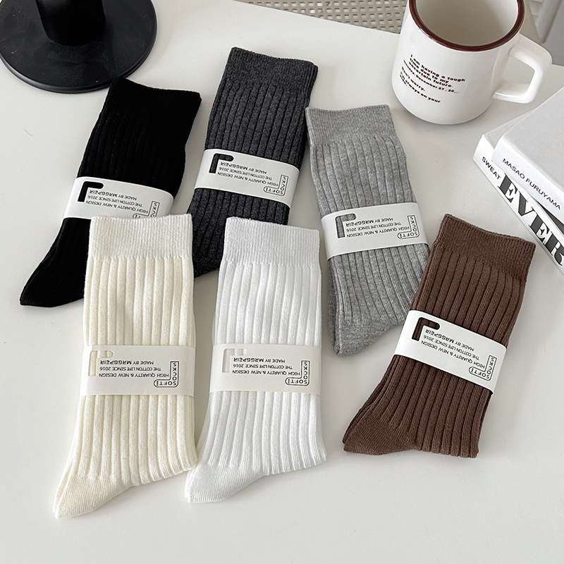 2024年秋冬新款袜子女中筒纯棉美拉德长袜黑白色堆堆袜ins潮学生