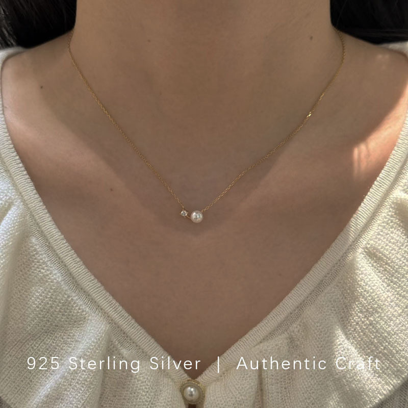 S925纯银仿珍珠单钻微笑项链女法式小众设计轻奢通勤百搭锁骨链