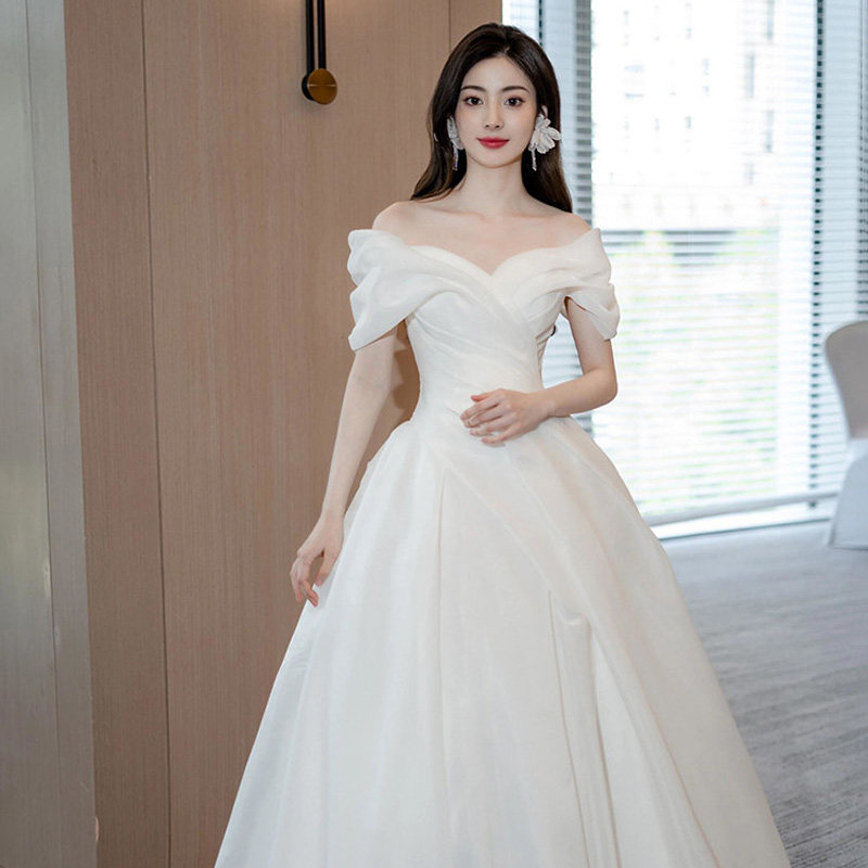 婚纱租赁韩版一字肩轻新娘2026图片
