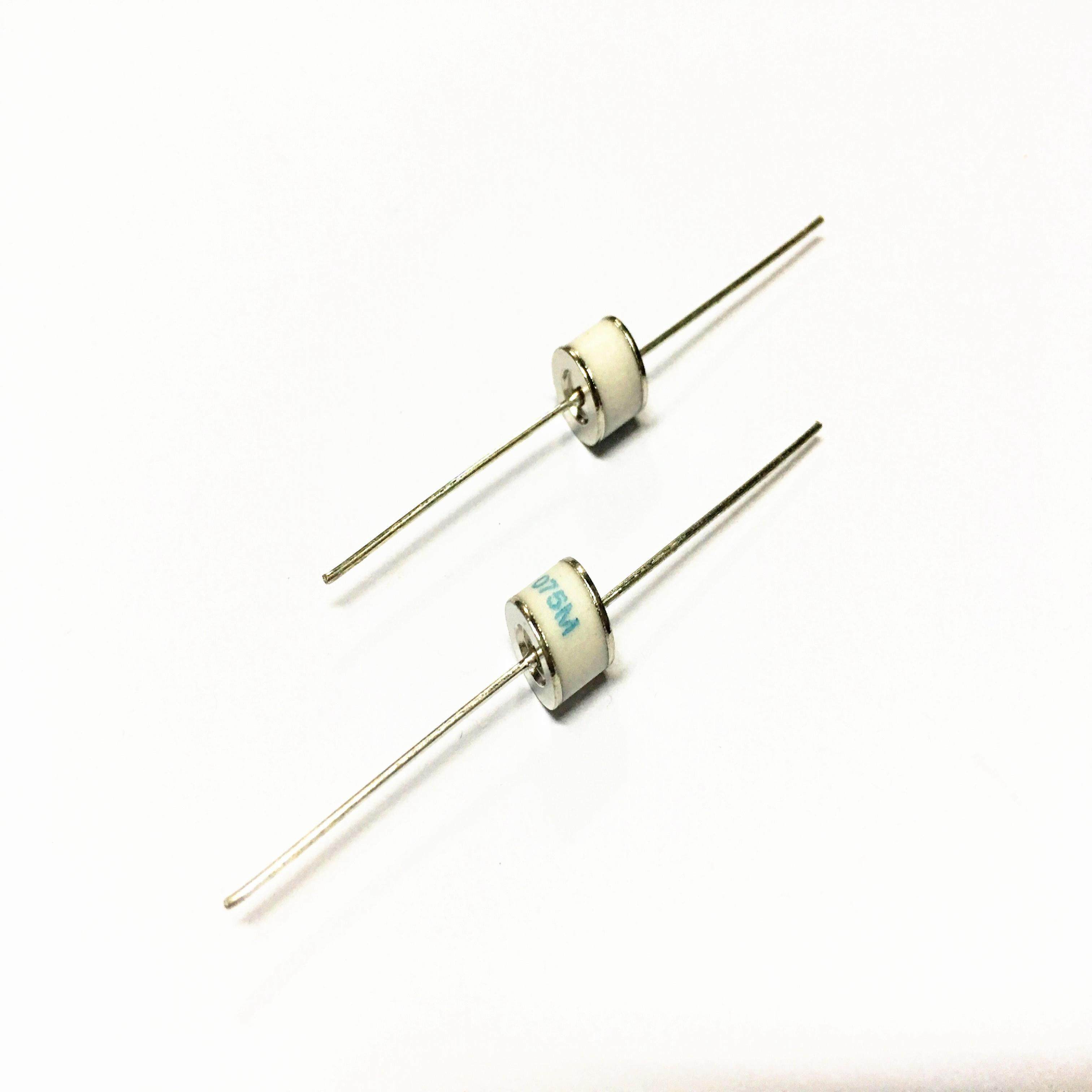陶瓷气体放电管防雷管B8G150M  2R150  2个脚 8*6 150V 10KA