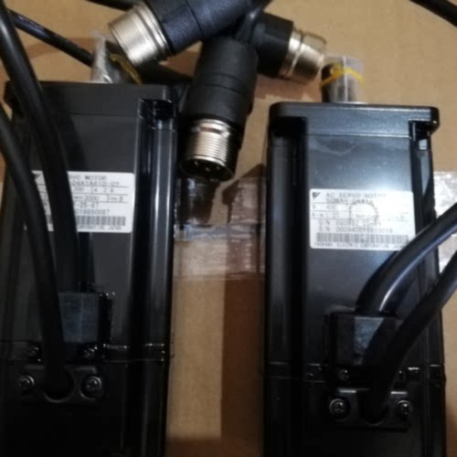 议价全新安川电机带煞车SGMAS-04A2A2C-Y1 SGMAS-04ACA2C-Y2 包邮