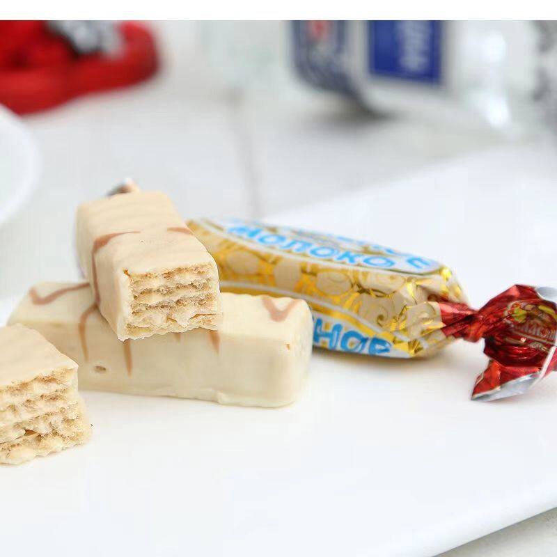 俄罗斯进口酸奶威化四颗榛子巧克力威化零食喜糖年货