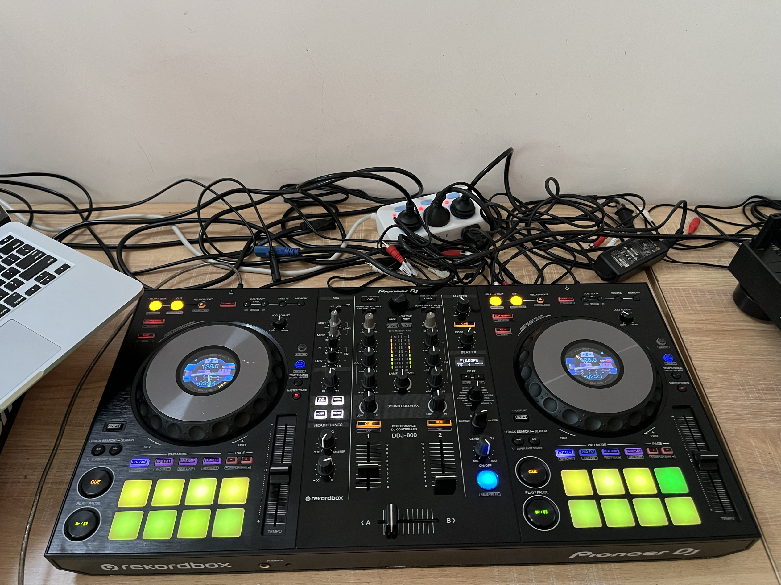 二手 先锋DDJ-800数码DJ控制器 打碟机 pioneer Rekordbox 一体机