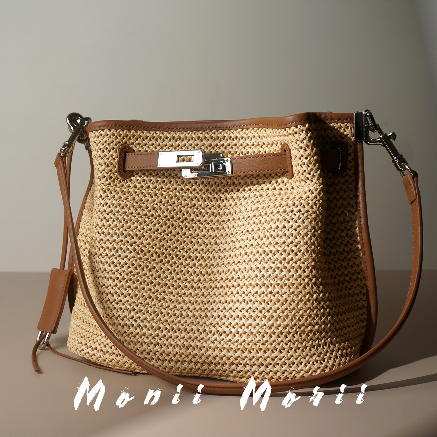 怪兽君法式草编水桶包大容量单肩包斜挎包慵懒风女包包小众凯莉包