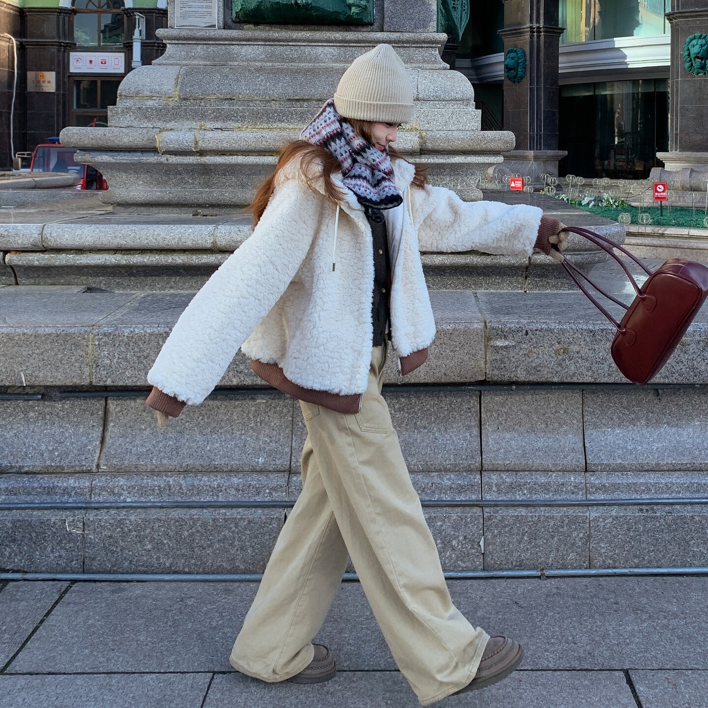已出货新款连帽羊羔毛皮毛一体外套8153p200k298,女装皮草,2B186