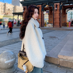 软糯白色牛角扣皮毛一体羊羔毛外套女秋冬2025新款显瘦高级感棉服图片