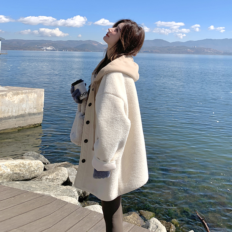 连帽皮毛一体羊羔毛外套8039p185k278，女装皮草，浙宝186