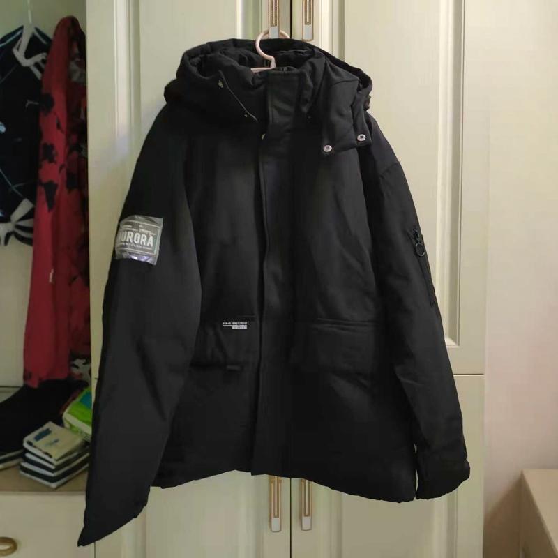 美特斯邦威男连帽加厚羽绒服