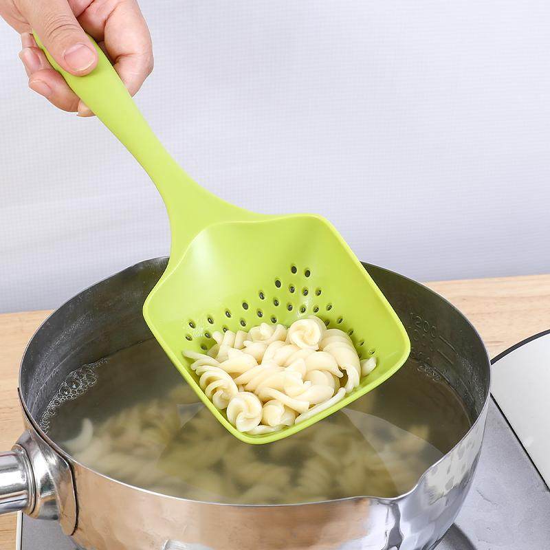 日本进口长柄塑料漏勺