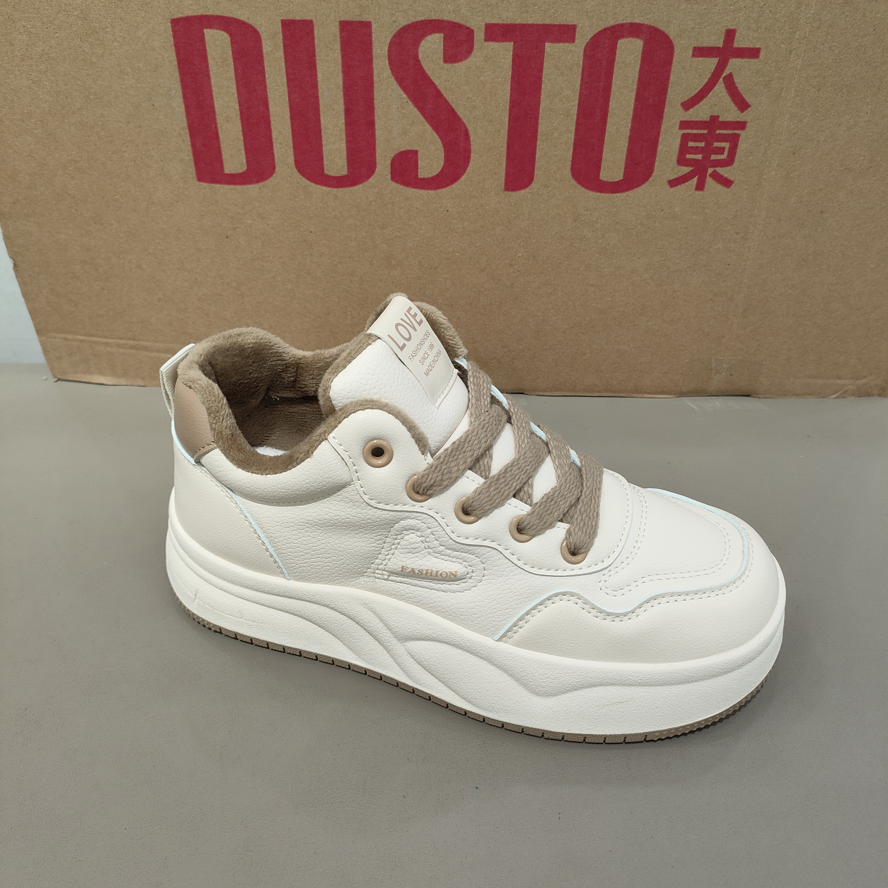 大东加绒小白鞋女2025冬季新款爆款厚底百搭运动休闲板鞋超火7531