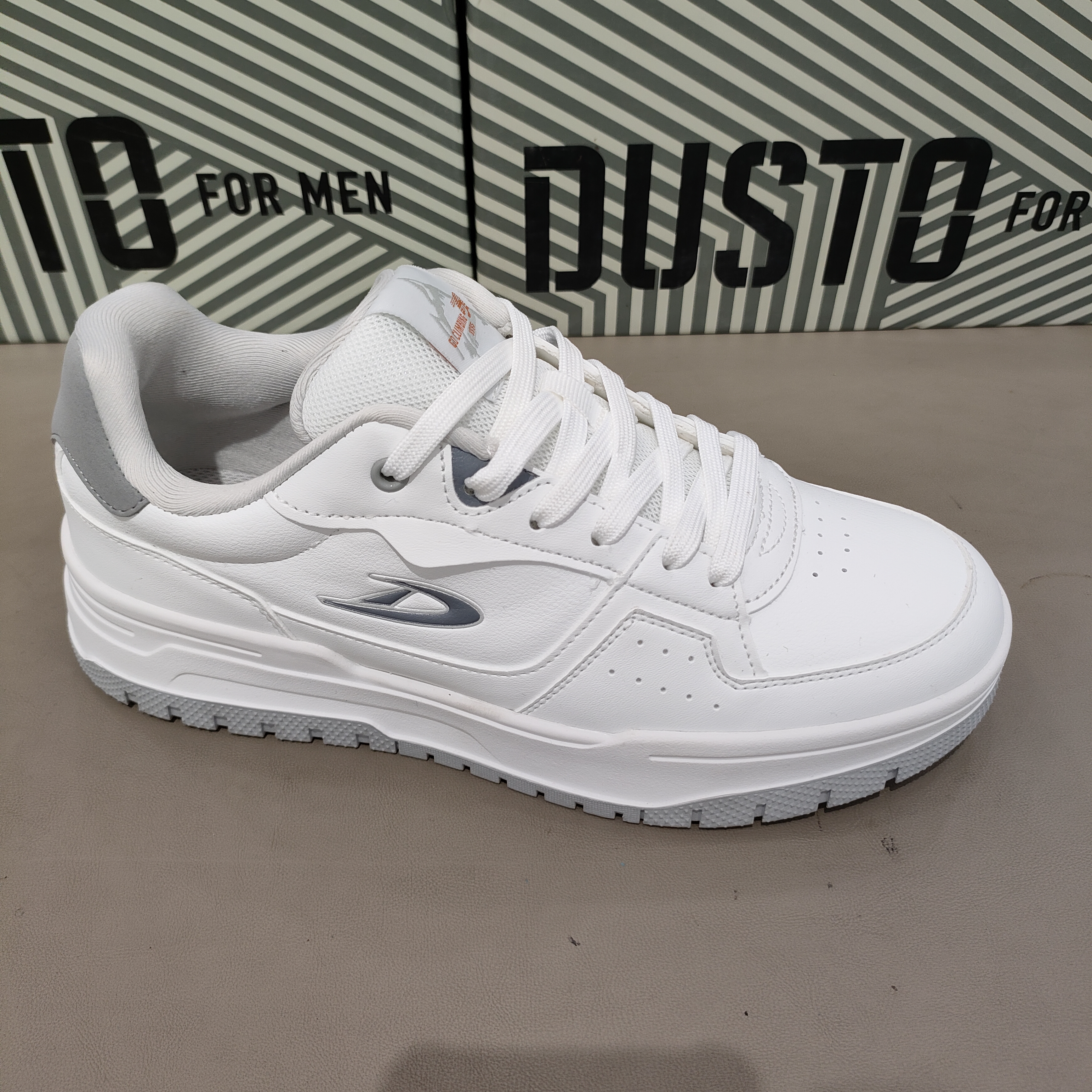 大东男鞋2025秋季新款时尚休闲百搭平底舒适软底橡胶底男鞋5025