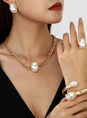 欧美跨境潮流热卖异形珍珠套装复古奢华时尚气质项链耳钉戒指套装