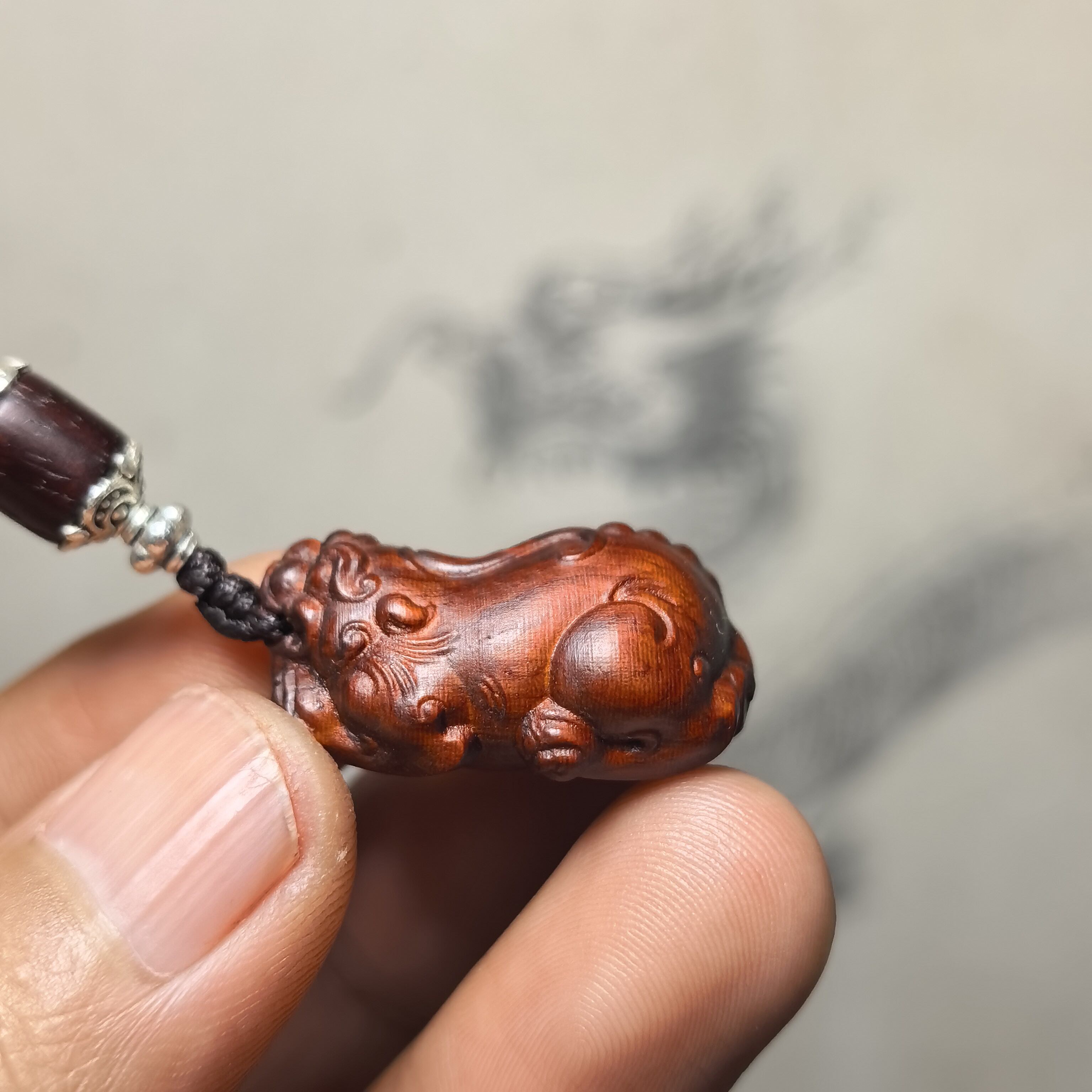 紫檀红木头精雕刻招财貔貅12手机挂件吊坠包链制质精美礼饰品批发