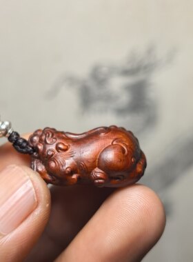 紫檀红木头雕招财貔貅手机包挂件