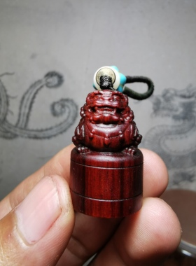 紫檀红木头精雕刻狮子印章车钥匙扣小吊坠文盘玩手把挂件首项饰品