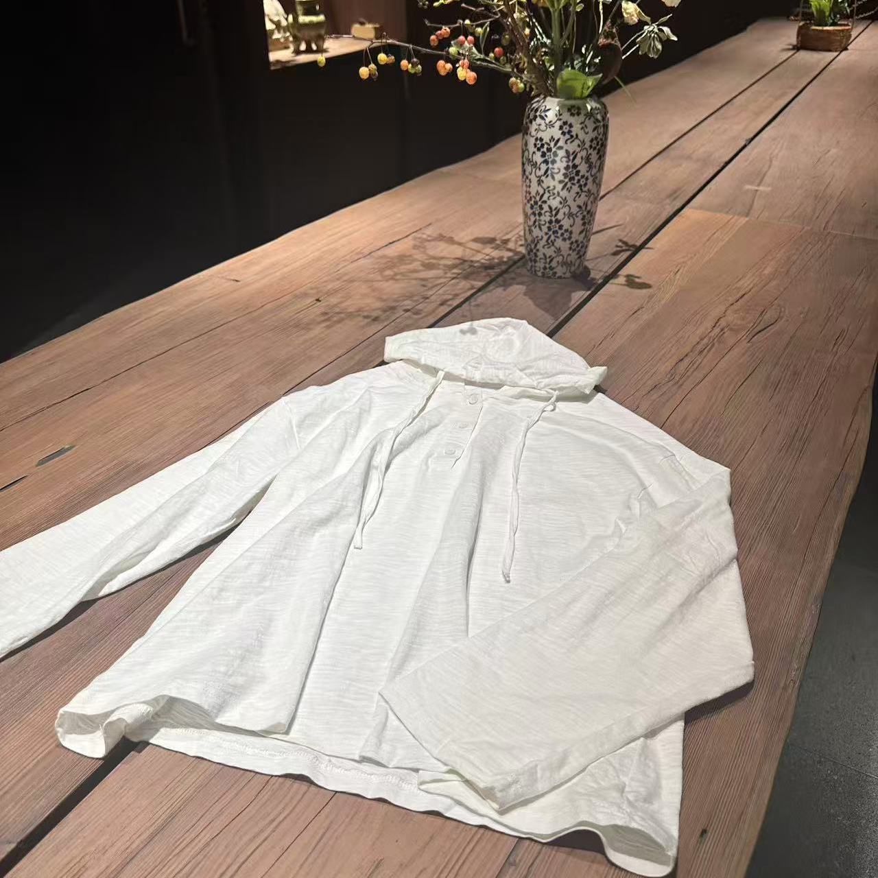 蝉昭-素简风宽松百搭纯棉竹节棉长袖打底衫T恤上衣简约风纽扣帽衫