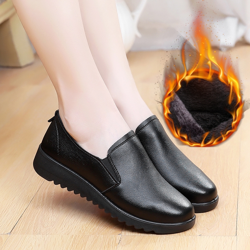 秋冬加绒防水防滑厨房上班鞋黑色工作鞋平底女鞋妈妈鞋中老年皮鞋