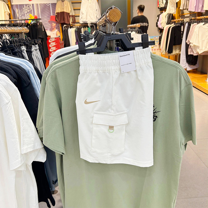 正品Nike/耐克女子夏新款运动休闲松紧大口袋印花短裤HF6175-133