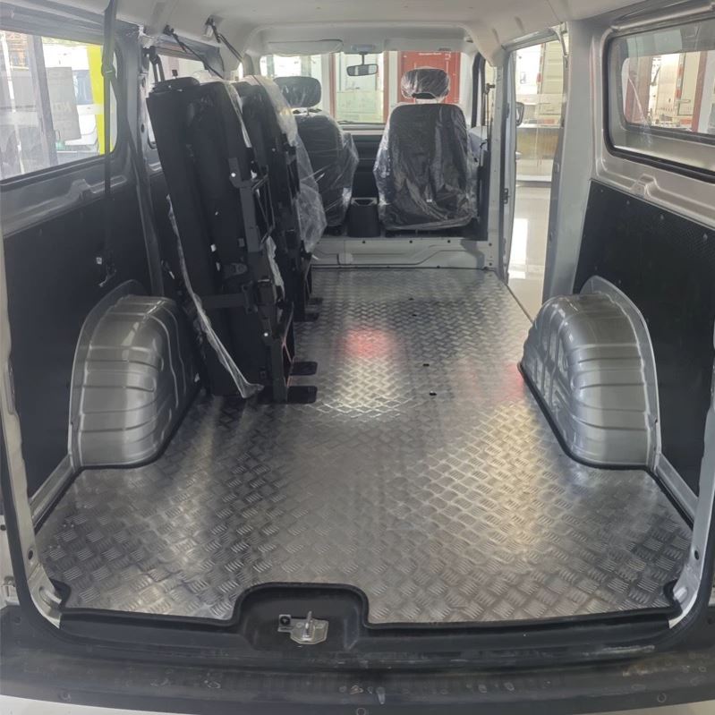 福田卡文乐福风景i7 风景i9不锈钢地板 专车专用铝护板新能源面包