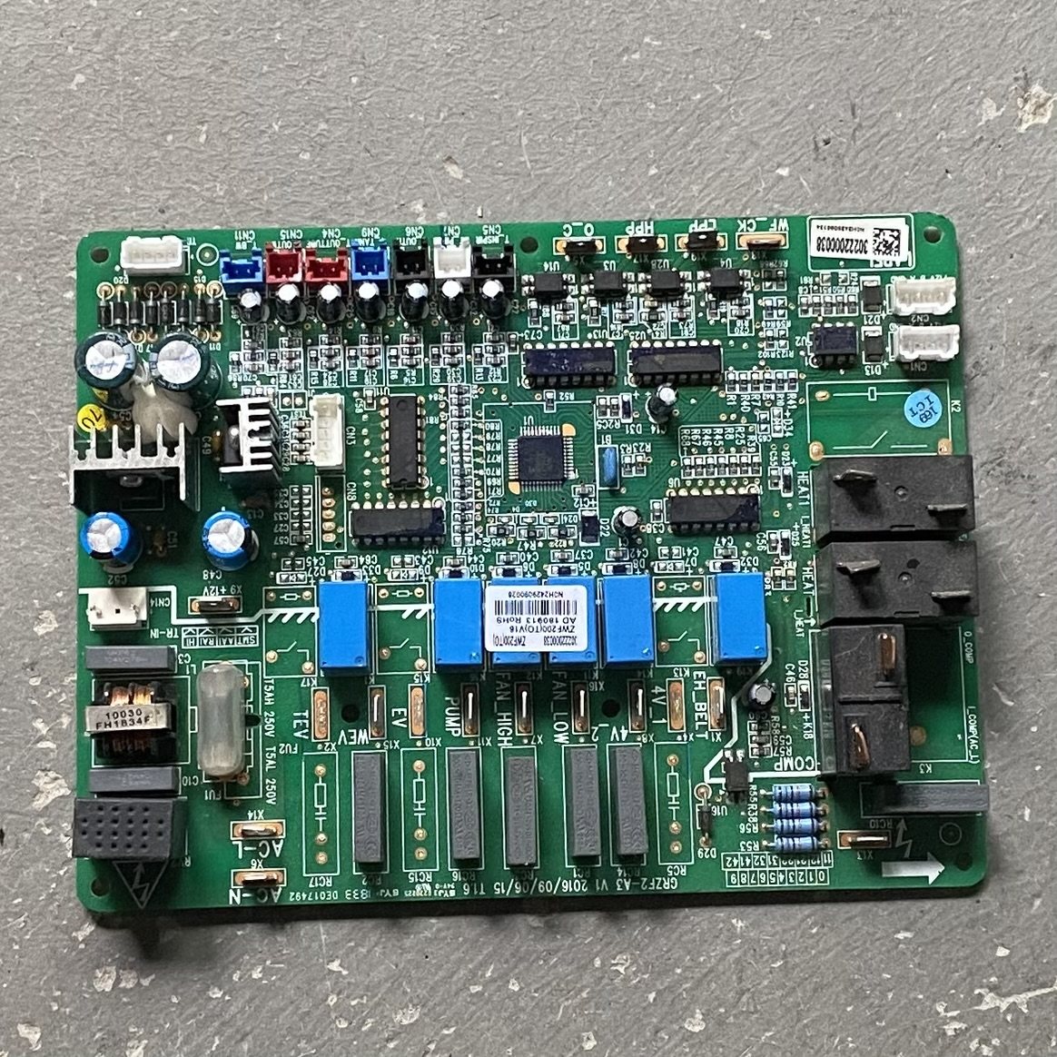 格力空气能热水器 电路板 30222000038 主板 ZWF200 电脑板