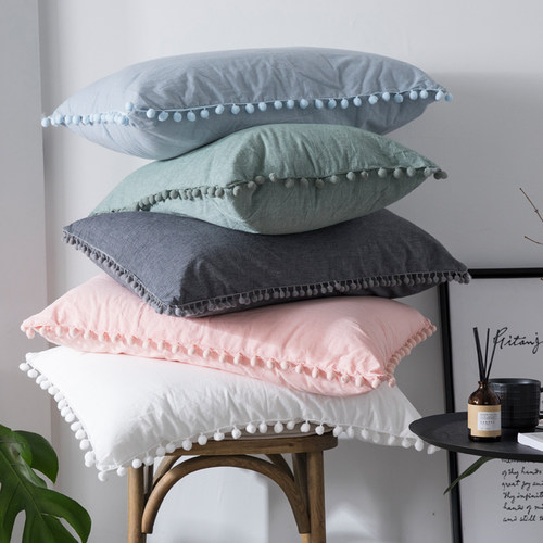 纯棉材质耐用装饰品毛球枕套