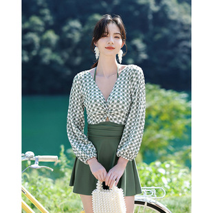 2026新款大码长袖连体泳衣女裙式遮肚显瘦保守游泳衣泡温泉泳装女