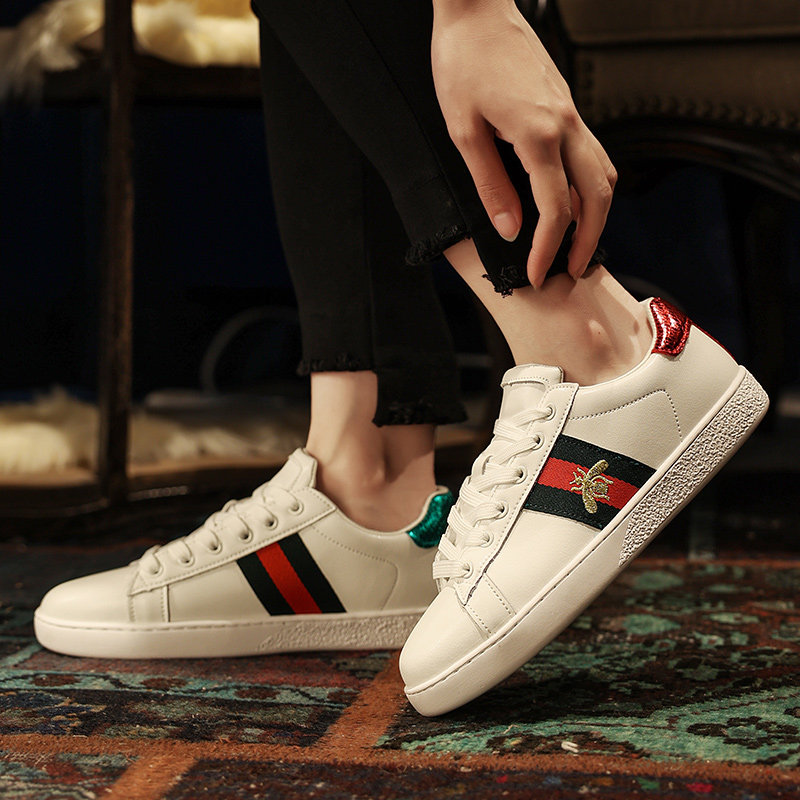 小白鞋百搭透气大码真皮板鞋女鞋