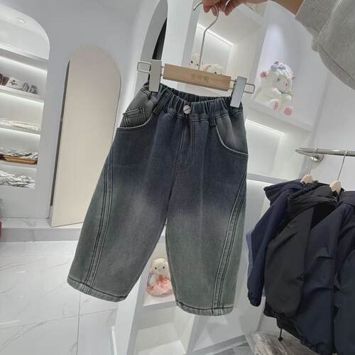 韩版男童加绒裤子2026新款秋冬儿童渐变色直筒裤可爱刺绣牛仔裤