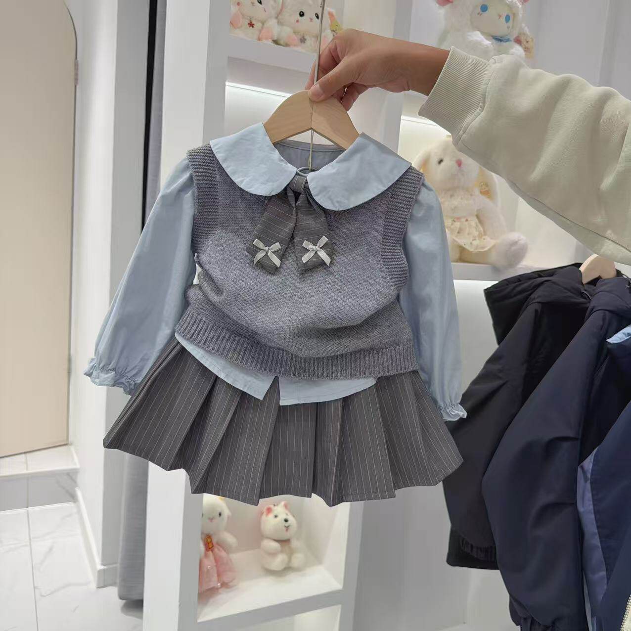 女童2026秋季学院风针织马甲衬衫百褶裙蝴蝶结三件套装时尚百搭