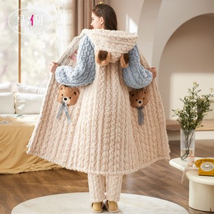 雪俐睡衣冬季女款2025新款法兰绒睡袍三层夹棉珊瑚绒家居服套装